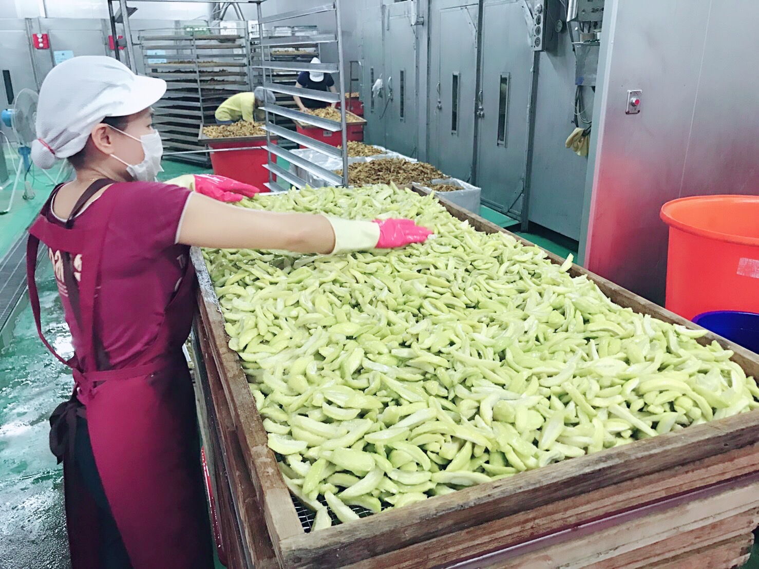 果乾經熱風乾燥後,保留水果風味並延長保存期限